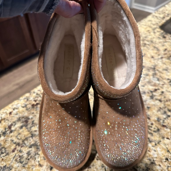 Steve Madden Crystal/Rhinestone Embellished Platform Ankle boots. Size 9. New! - Picture 2 of 5